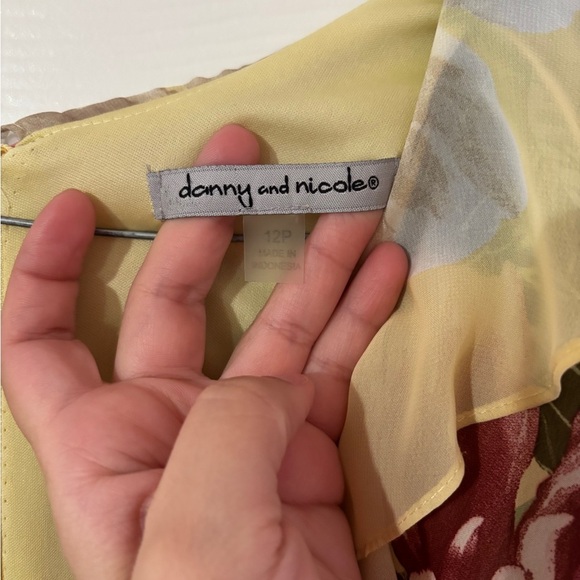 Floral Print Dress in Cream and Pink - Picture 4 of 8